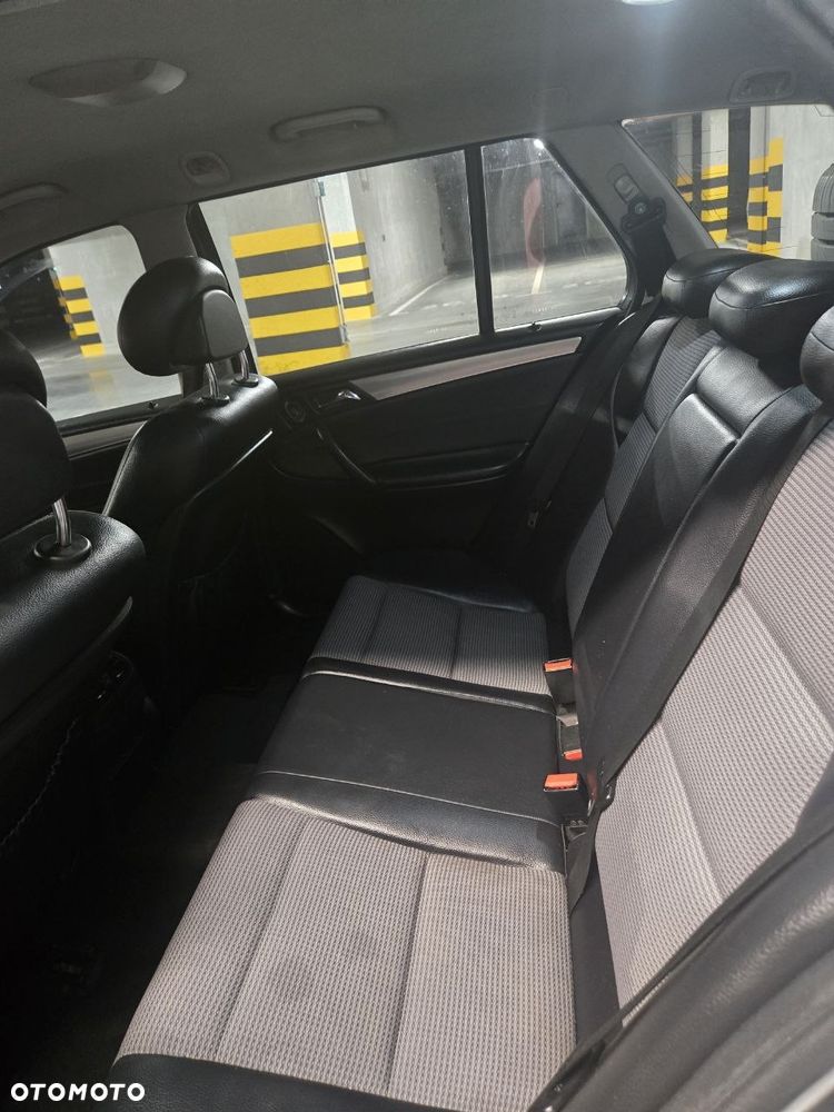 Mercedes-Benz Klasa C 220 T CDI Avantgarde - 9