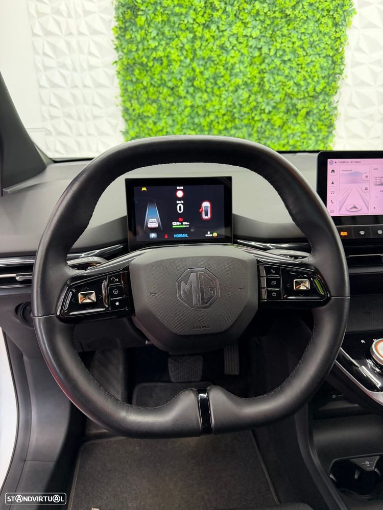 MG MG4 64 kWh Luxury - 7
