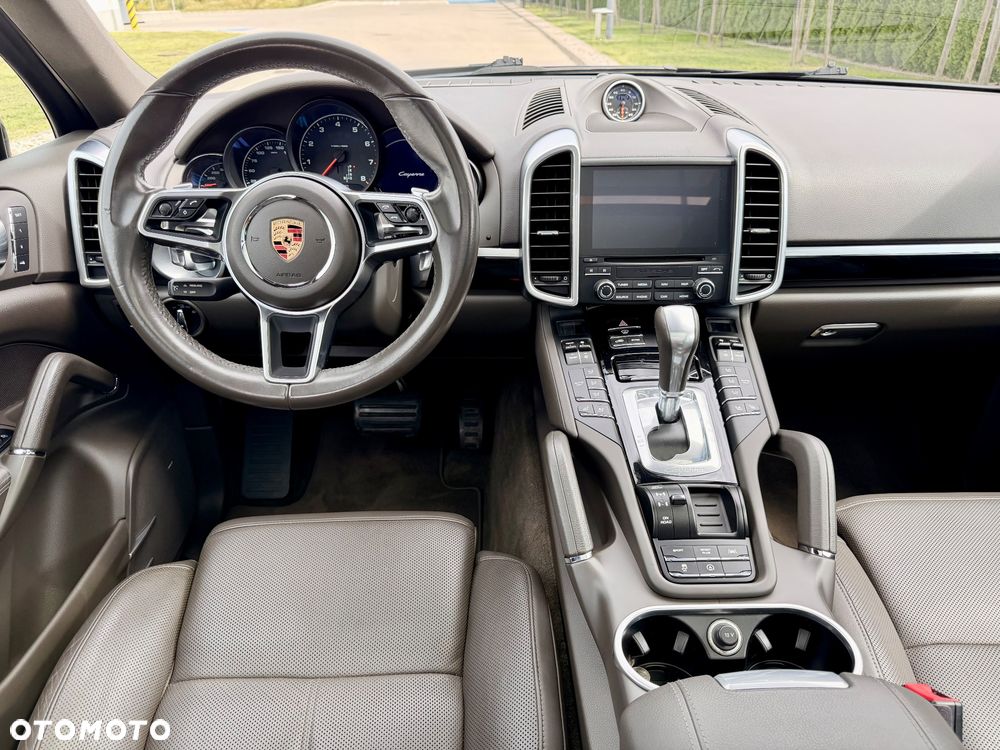 Porsche Cayenne Standard - 35