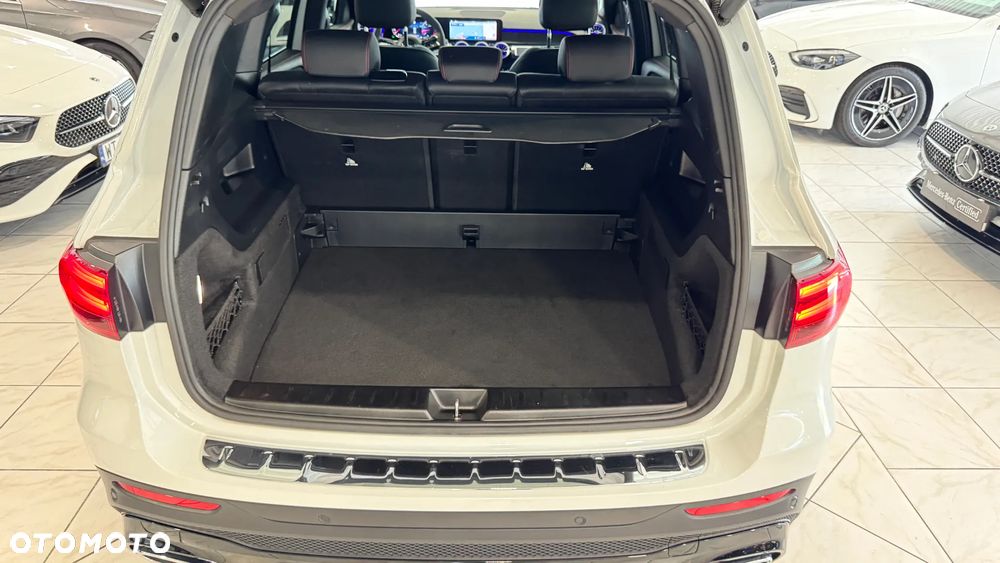 Mercedes-Benz GLB 200 AMG Line 7G-DCT - 33