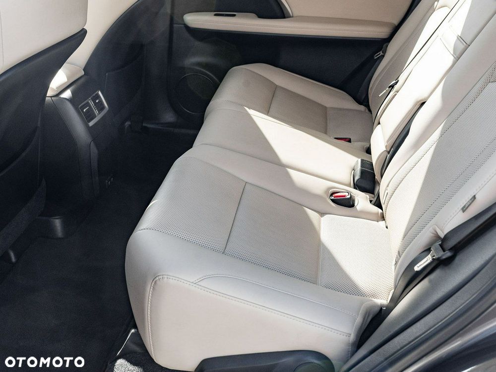 Lexus RX - 29