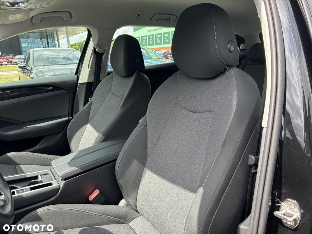 Volkswagen Passat - 13