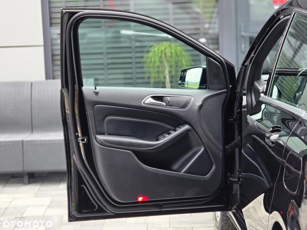 Mercedes-Benz Klasa B 180 BlueEFFICIENCY Edition Style - 29