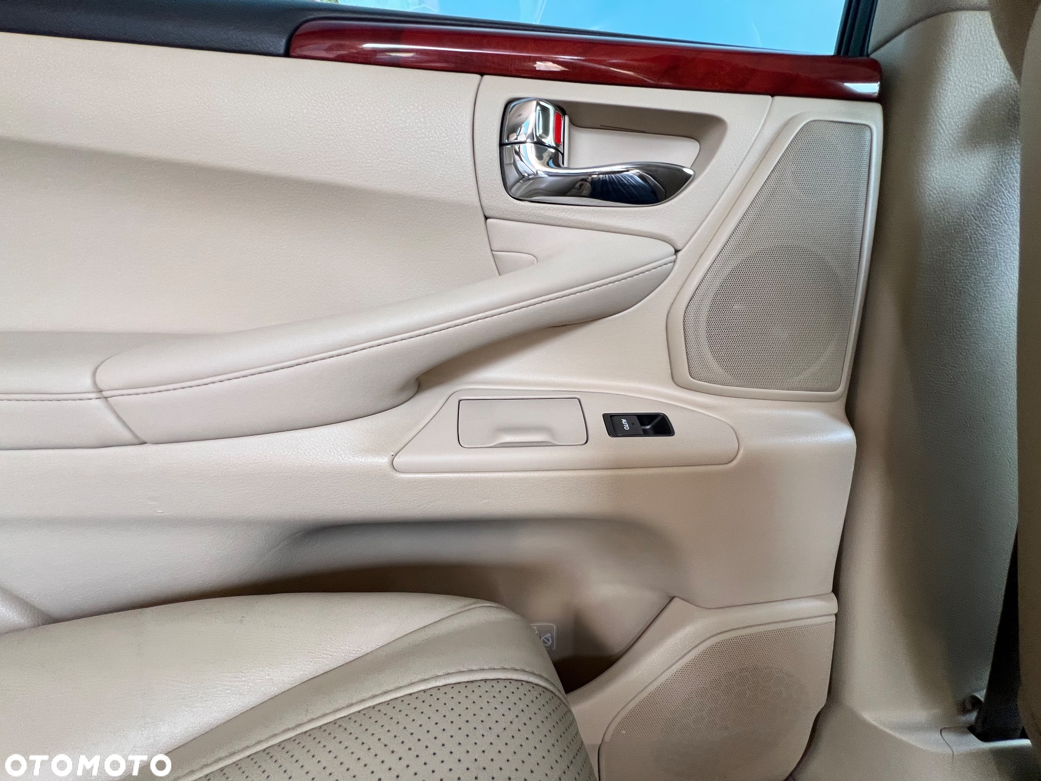 Lexus LX 570 - 26