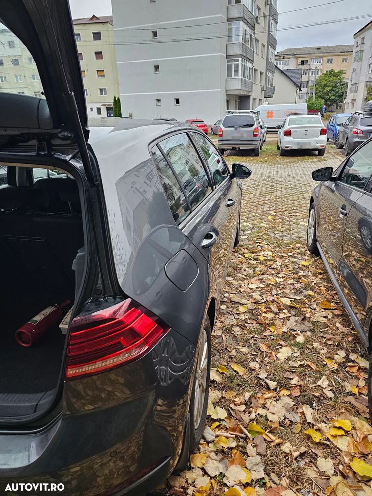 Volkswagen Golf - 9