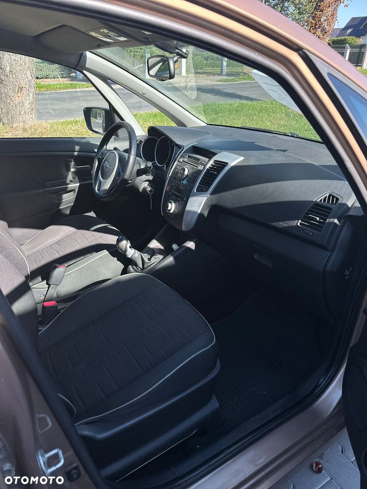 Kia Venga 1.6 CRDi M - 11