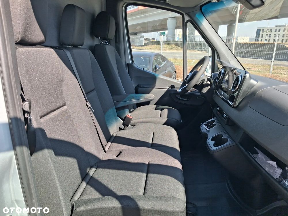 Mercedes-Benz Sprinter 319 CDI - 11