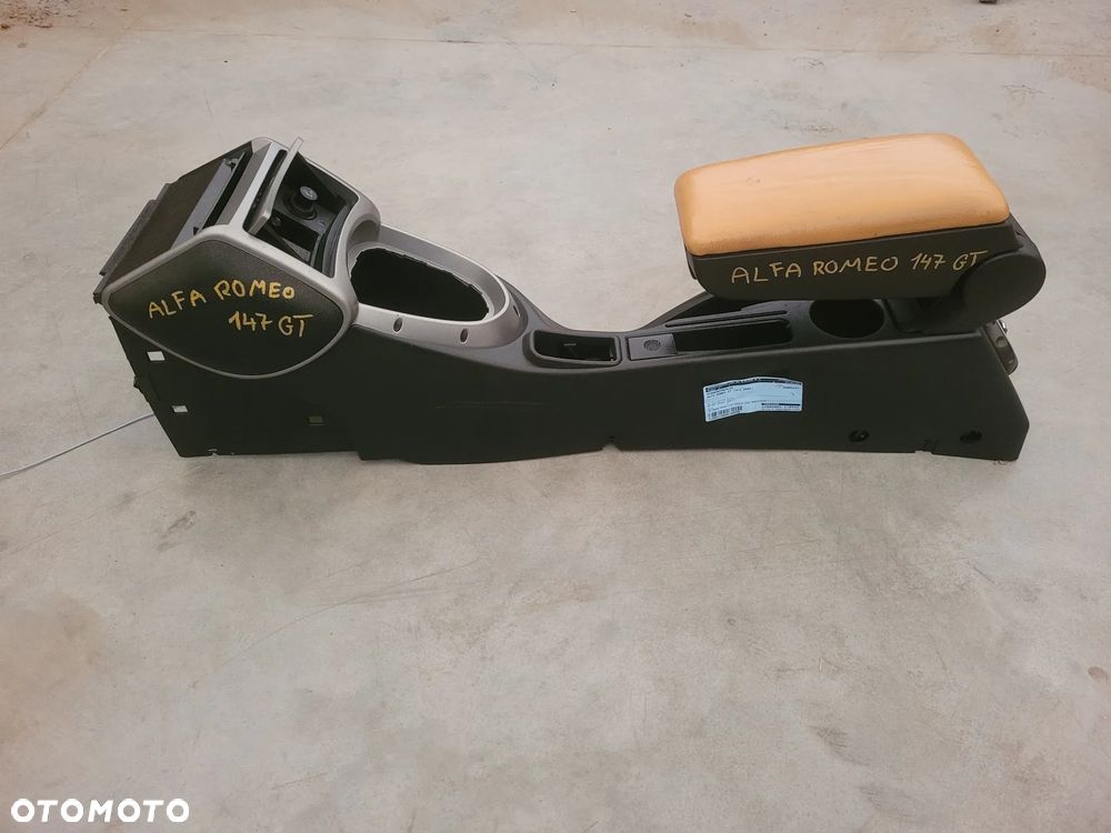 x8szt ALFA ROMEO FIAT TUNEL ŚRODKOWY PODŁOKIETNIK - 1