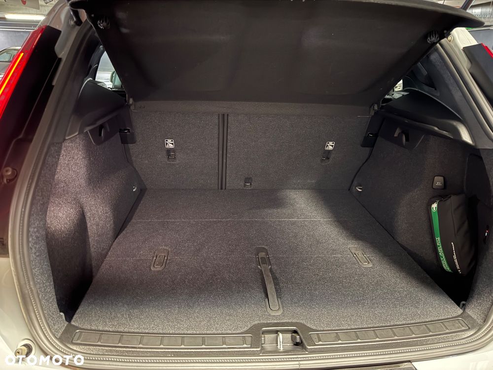 Volvo XC 40 B3 Essential - 13