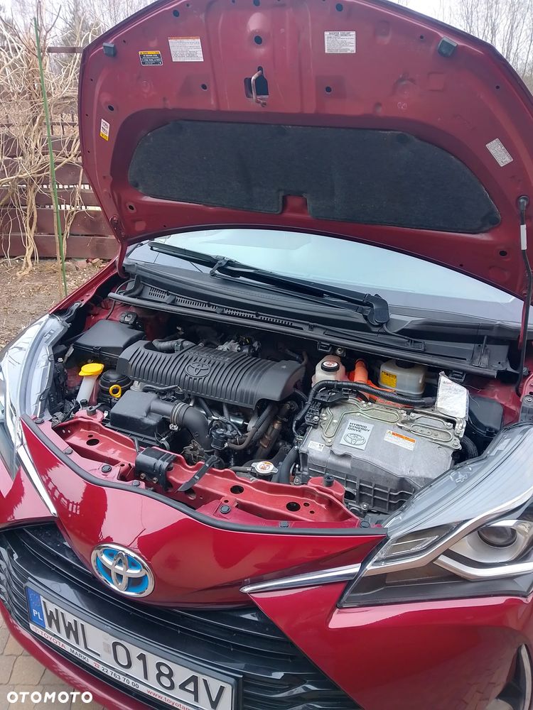 Toyota Yaris Hybrid 100 Dynamic - 14