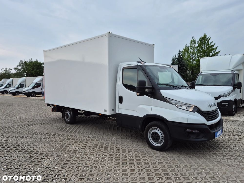 Iveco Daily 35S14 2.3 HPi, kontener 8PAL, winda 750KG, klimatyzacja - 3