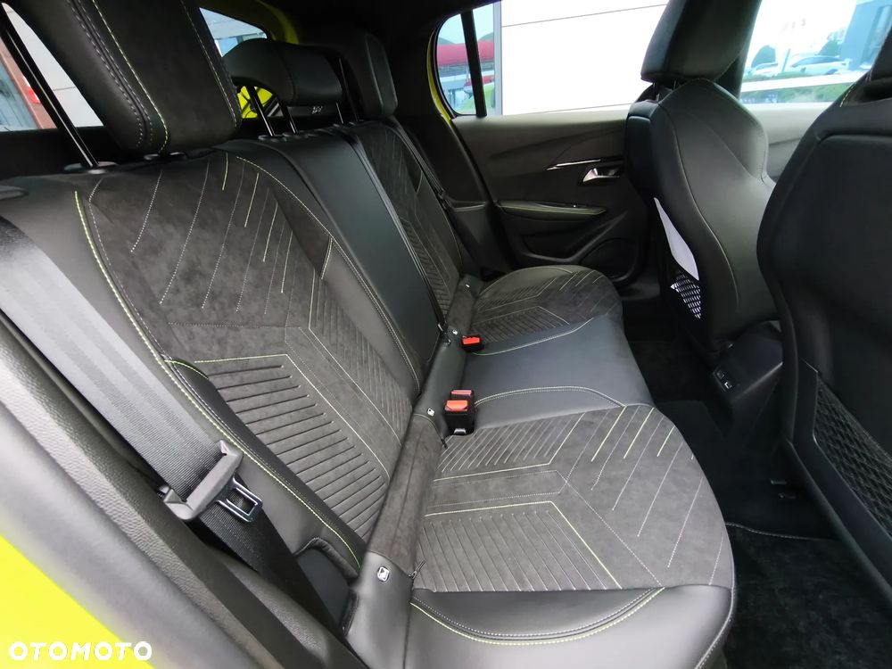 Peugeot 208 1.2 mHEV GT - 12