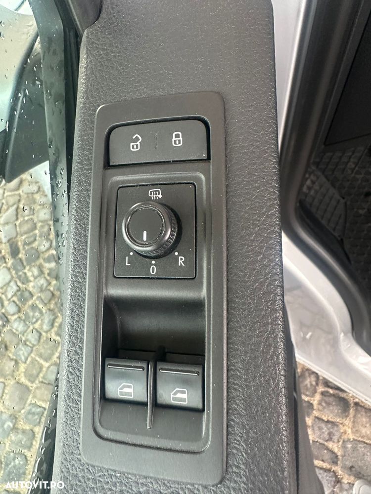 Volkswagen Caravelle LR Comfortline DSG 4M - 22