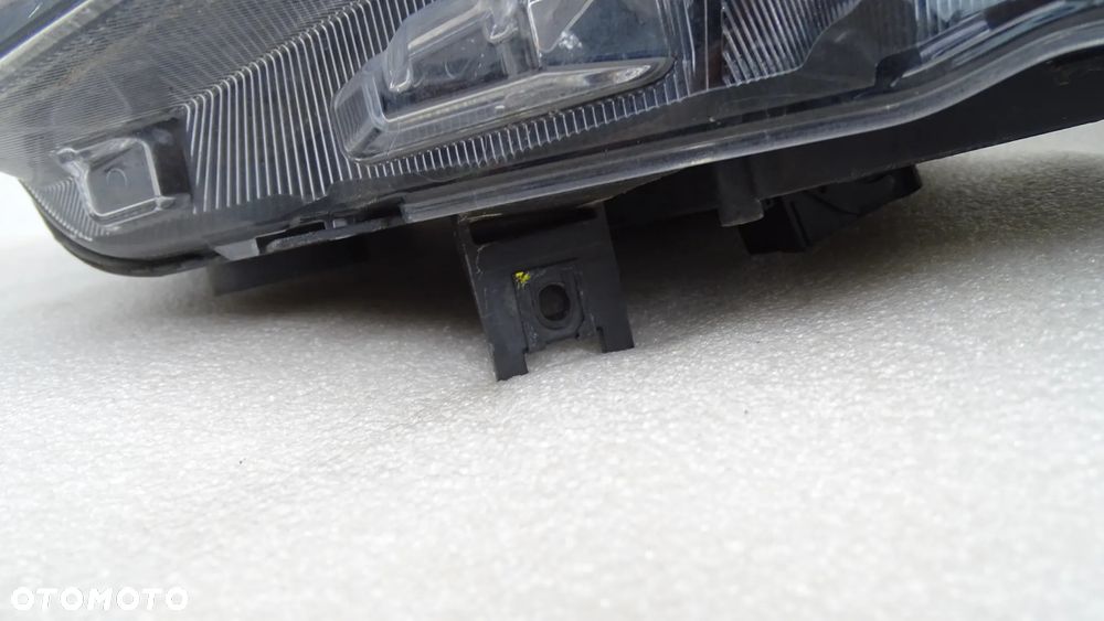 SEAT ATECA 576 - lampa przednia prawa FULL LED - 5