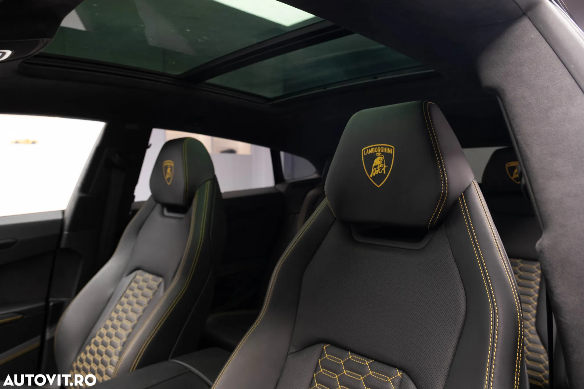 Lamborghini URUS Standard - 24