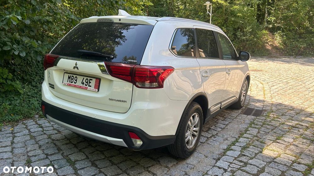 Mitsubishi Outlander 2.0 Intense + Navi 4WD CVT - 6
