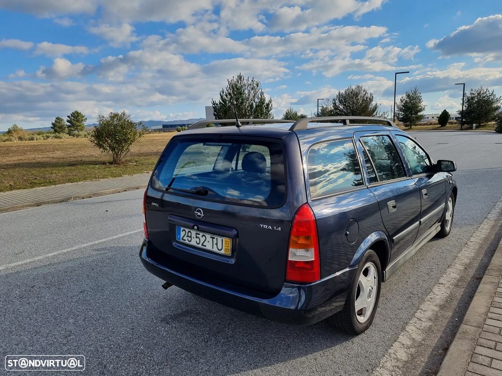 Opel Astra Caravan - 4