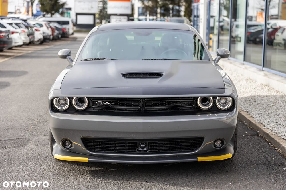 Dodge Challenger - 24