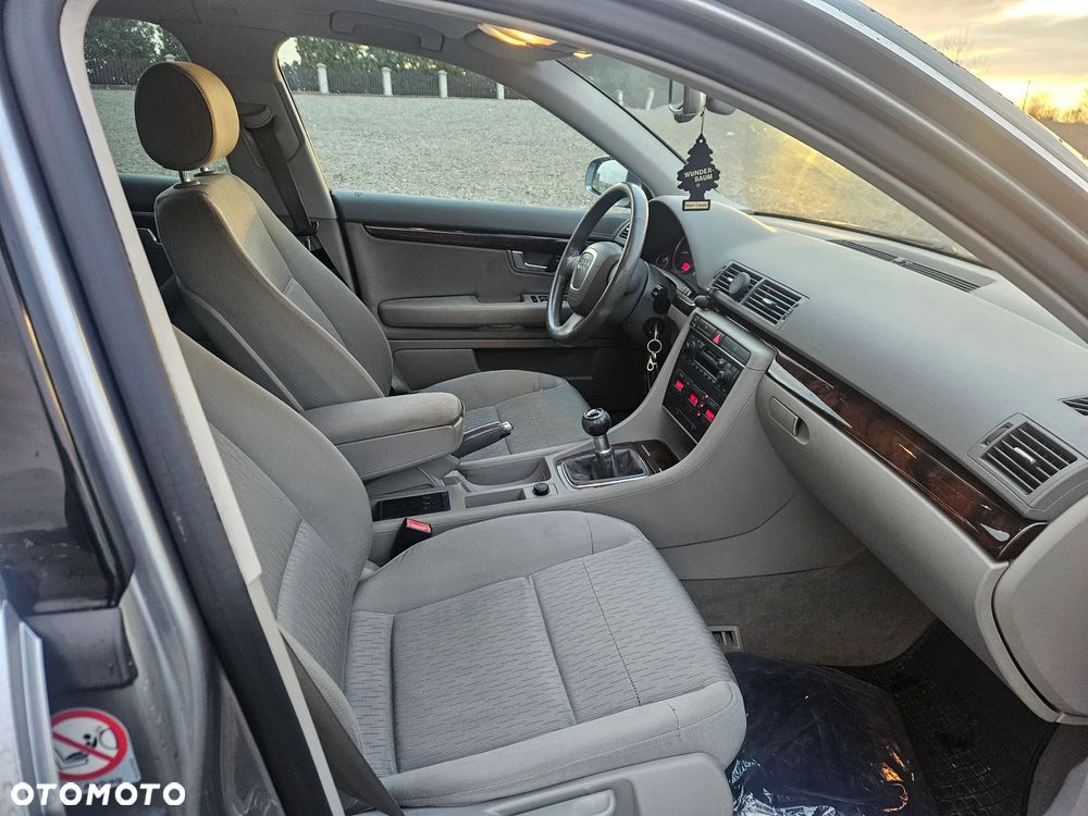 Audi A4 Limousine 2 - 6