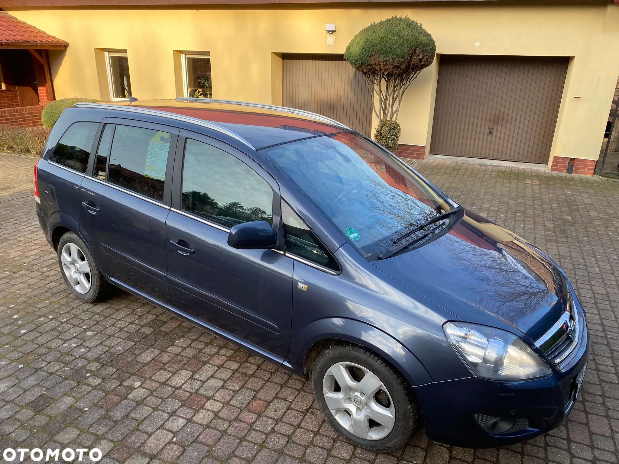 Opel Zafira 1.8 Cosmo - 1