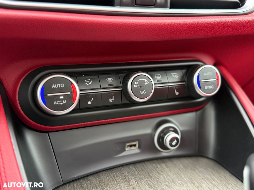 Alfa Romeo Stelvio 2.0 Turbo AWD AT8 Ti - 10