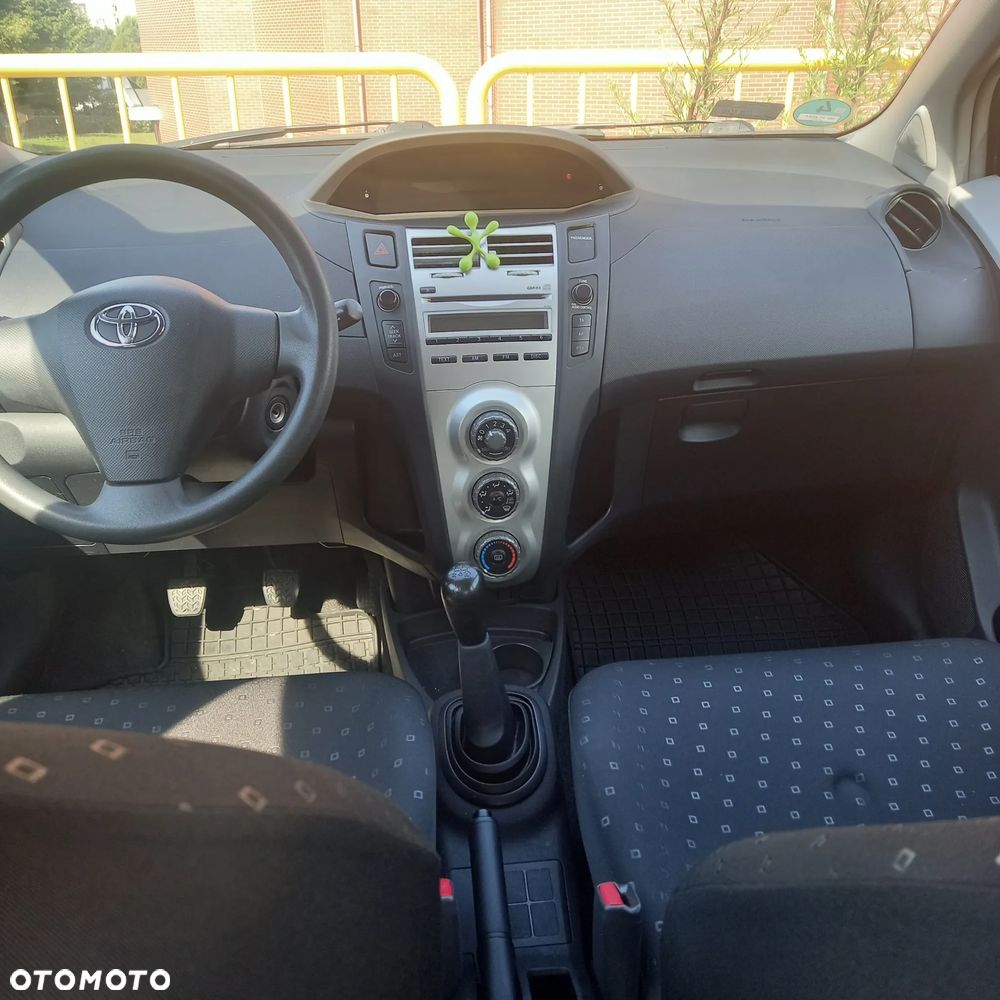 Toyota Yaris 1.0 Terra - 5