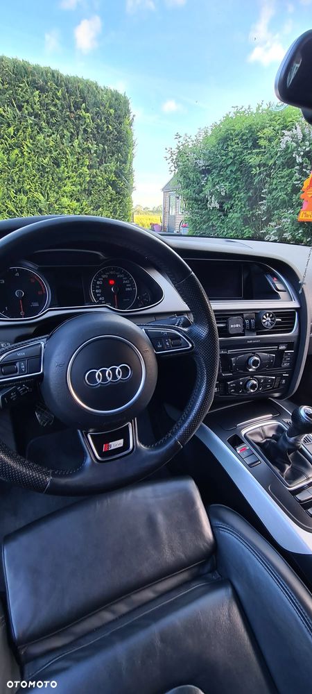 Audi A4 Avant 2.0 TDI DPF clean diesel S line Sportpaket - 29