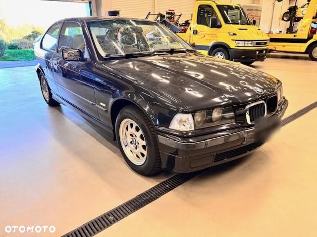 BMW Seria 3 2000 photo 2