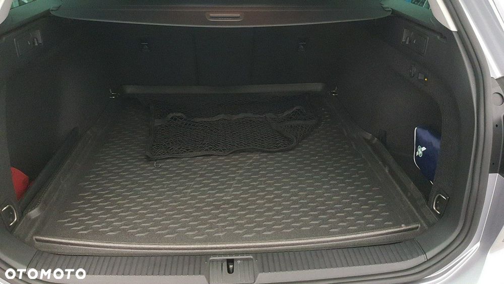 Volkswagen Passat - 17