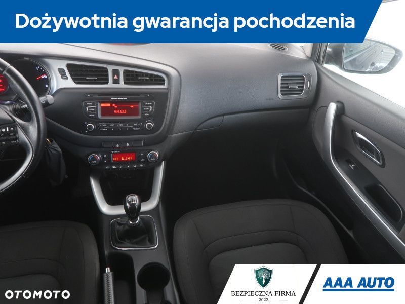 Kia Ceed - 10