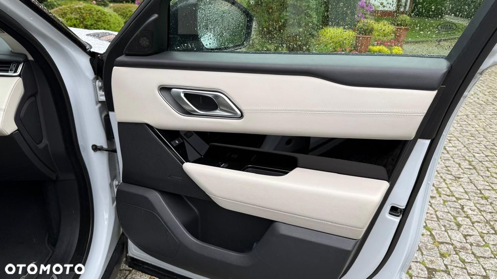 Land Rover Range Rover Velar 2.0 P250 R-Dynamic SE - 17