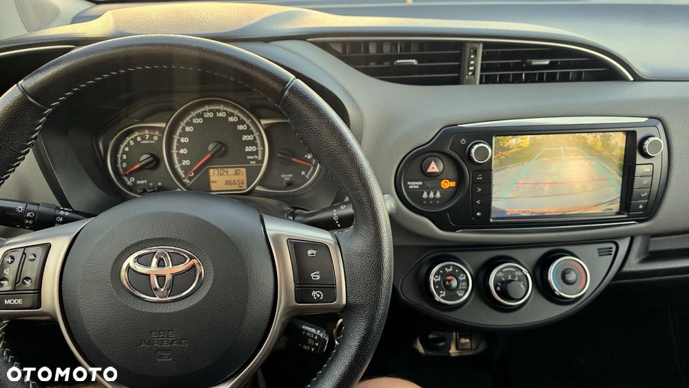 Toyota Yaris 1.33 Premium - 6