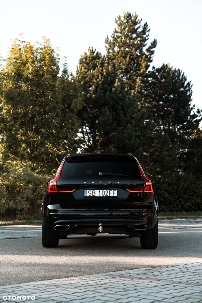 Volvo XC 60 T5 AWD R-Design - 4