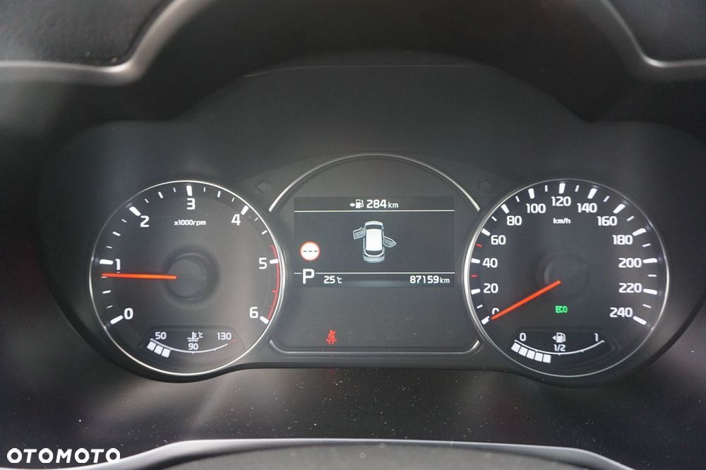 Kia Carens 1.7 CRDi Business Line 7os 7DCT - 8