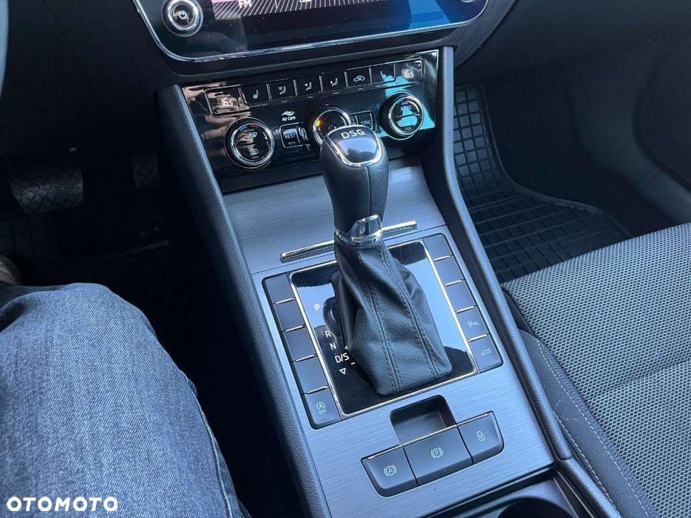 Skoda Superb 2.0 TDI Ambition DSG - 19