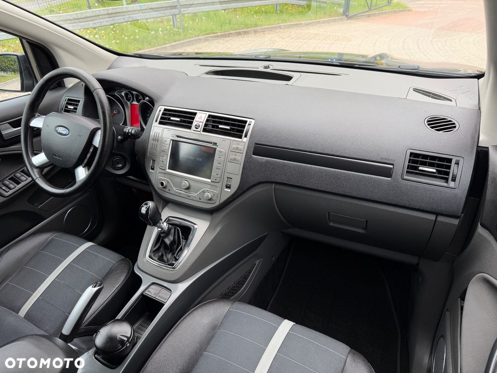 Ford Kuga - 12