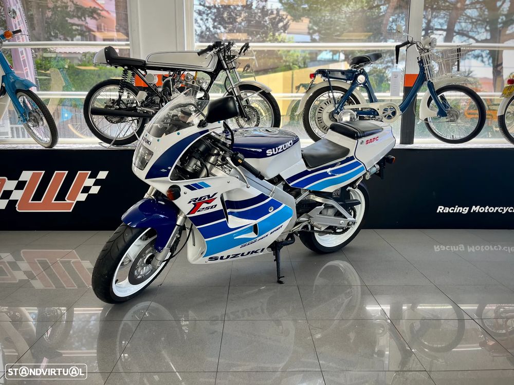 Suzuki RGV 250 - 7