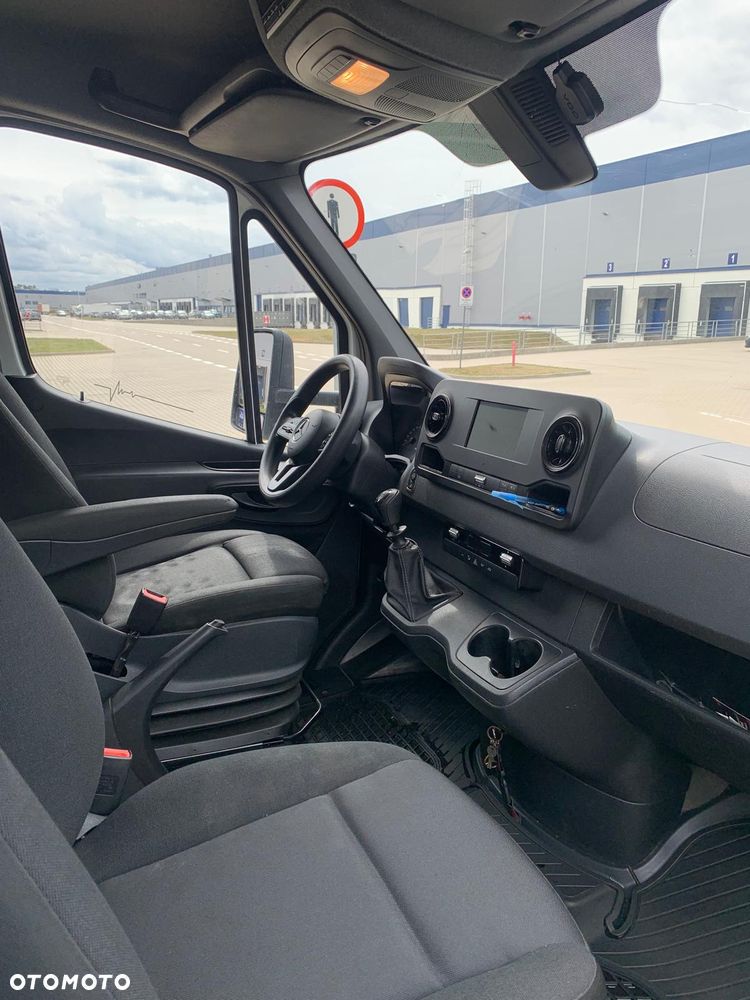 Mercedes-Benz Sprinter - 10