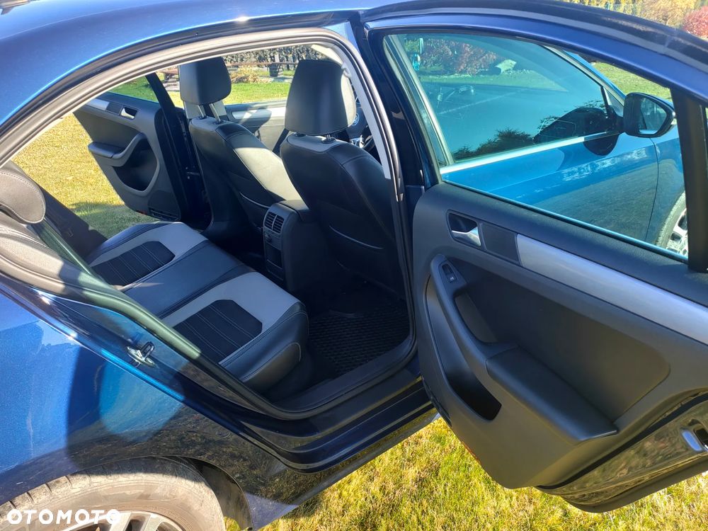 Volkswagen Jetta 1.4 TSI Highline - 12