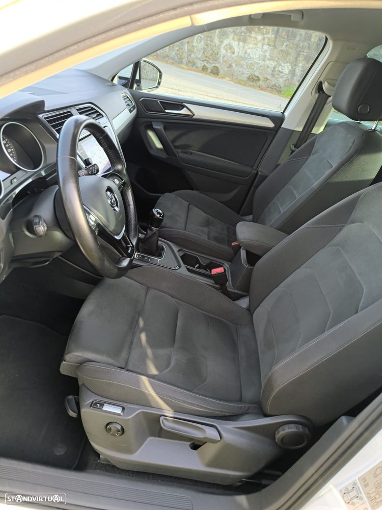 VW Tiguan 2.0 TDI R-Line - 12