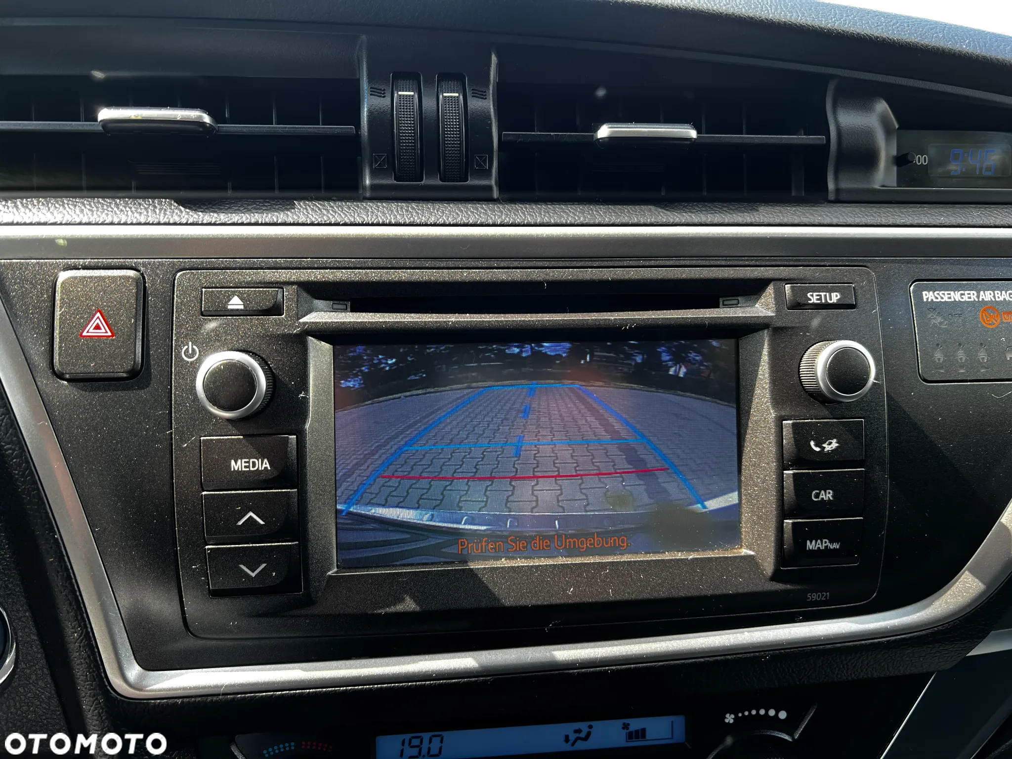 Toyota Auris 1.8 Hybrid Life - 17