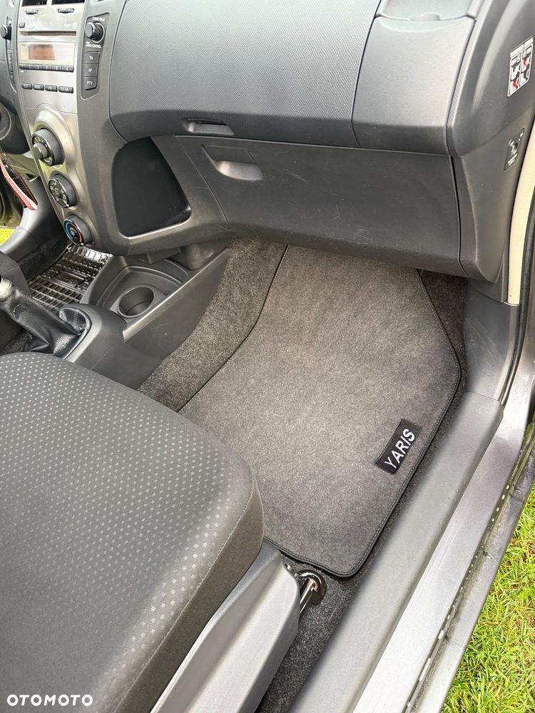 Toyota Yaris 1.0 Entry EU5 - 8