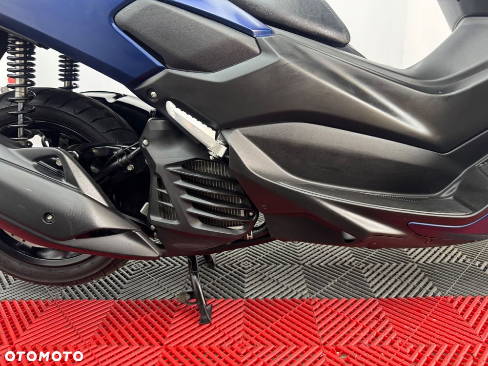 Yamaha NMAX - 29
