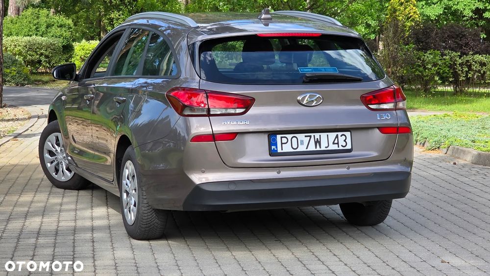Hyundai i30 1.5 DPI Classic + - 8