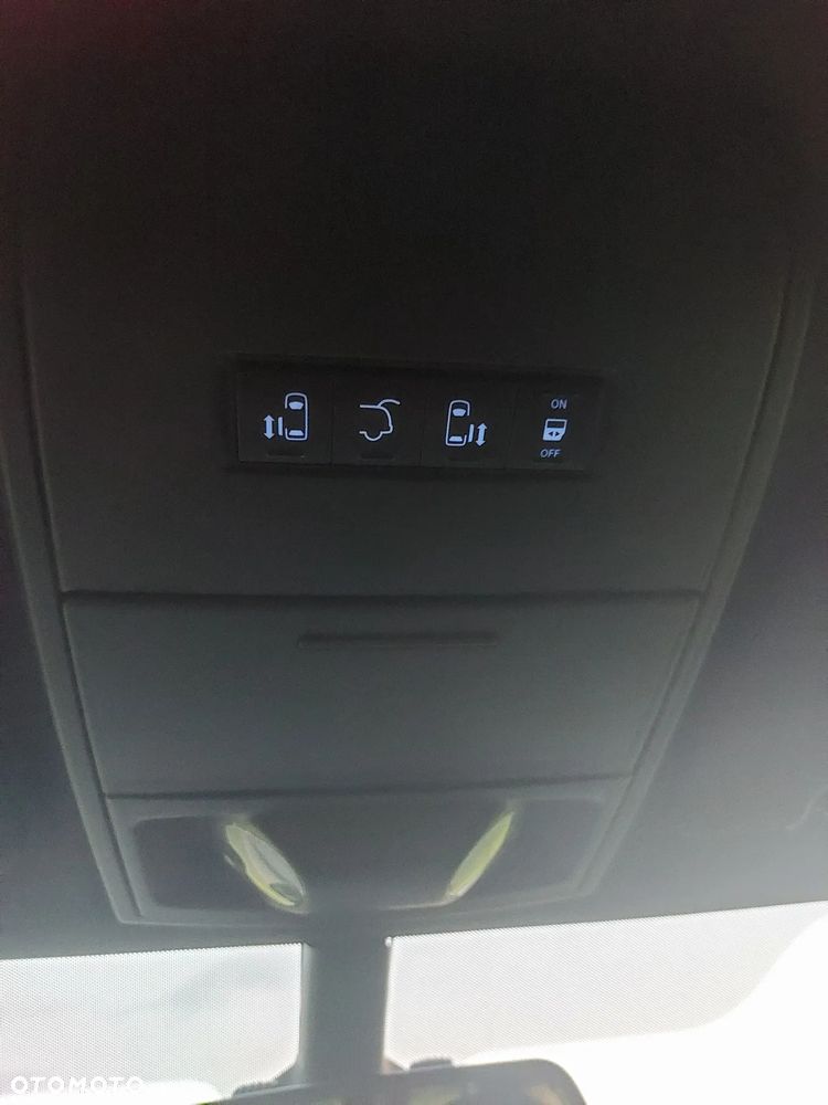 Dodge Grand Caravan - 21