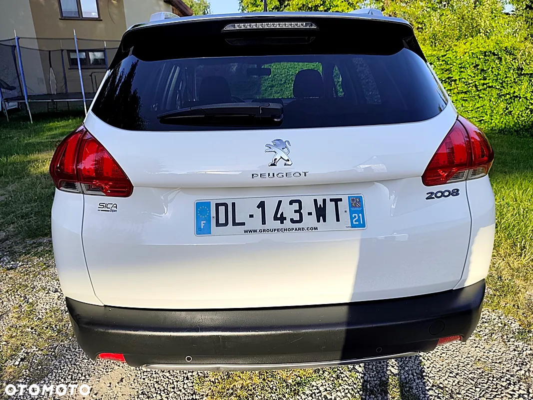 Peugeot 2008 1.2 Pure Tech Style - 4