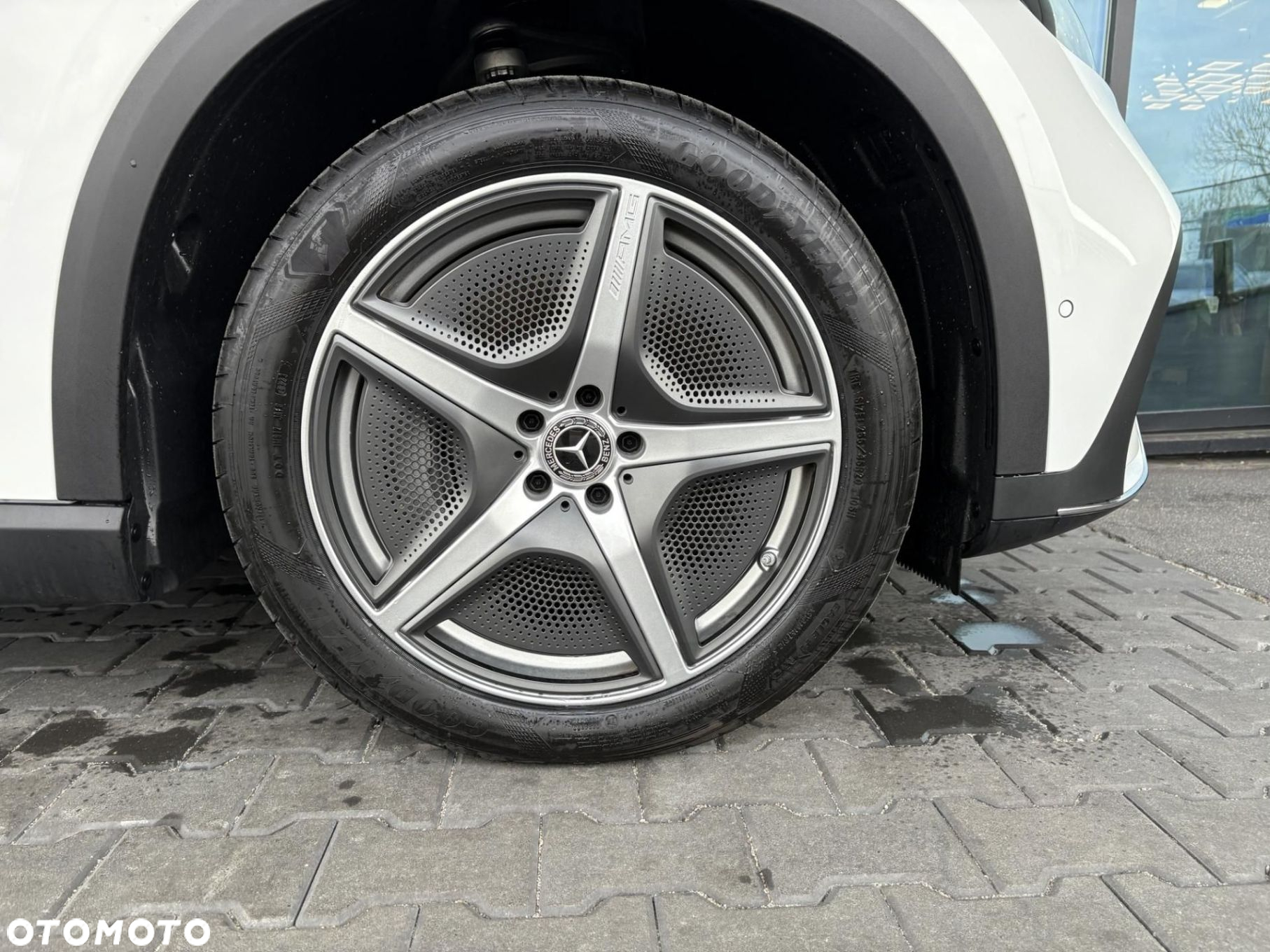 Mercedes-Benz EQE - 6