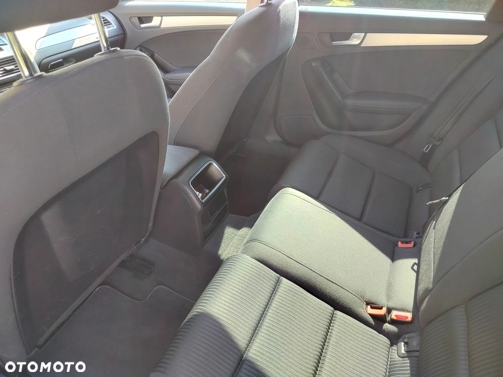 Audi A4 Limousine - 6