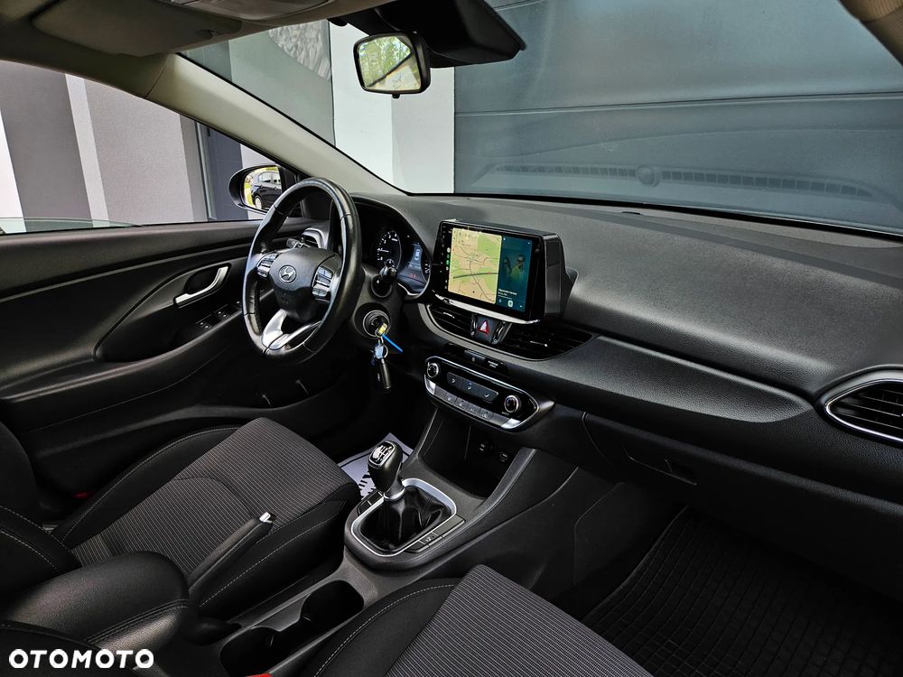 Hyundai i30 1.5 DPI Classic + - 33