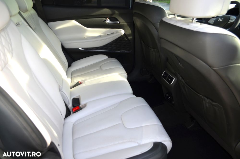 Hyundai Santa Fe 1.6 Plugin-Hybrid 4WD SEVEN Signature - 12